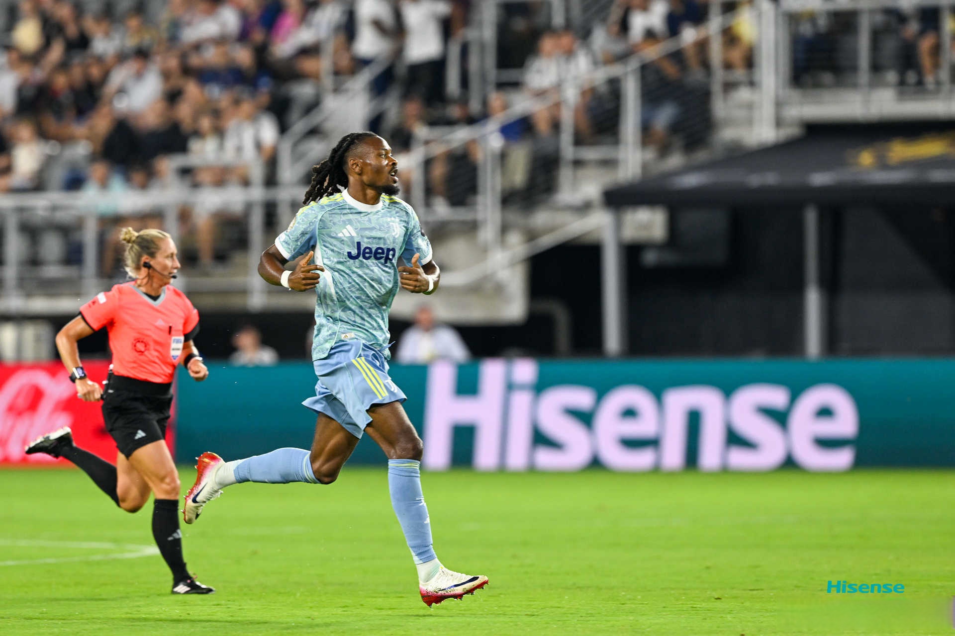 AYX综合平台-德甲今夜走向成谜；埃因霍温遗憾出局；赛场秩序良好；赛程密集仍需轮换的简单介绍